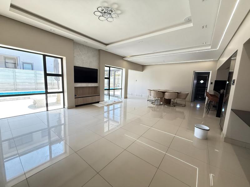 5 Bedroom Property for Sale in Tafelzicht Western Cape